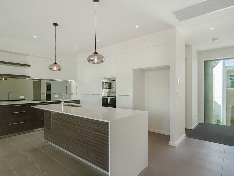 5 Egerton Street, Southport QLD 4215