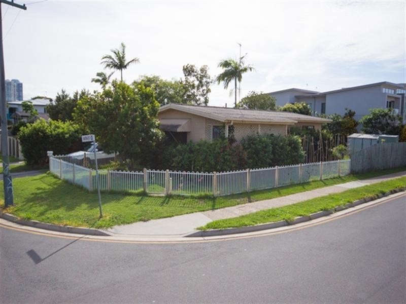 1 Matina Street, Biggera Waters QLD 4216