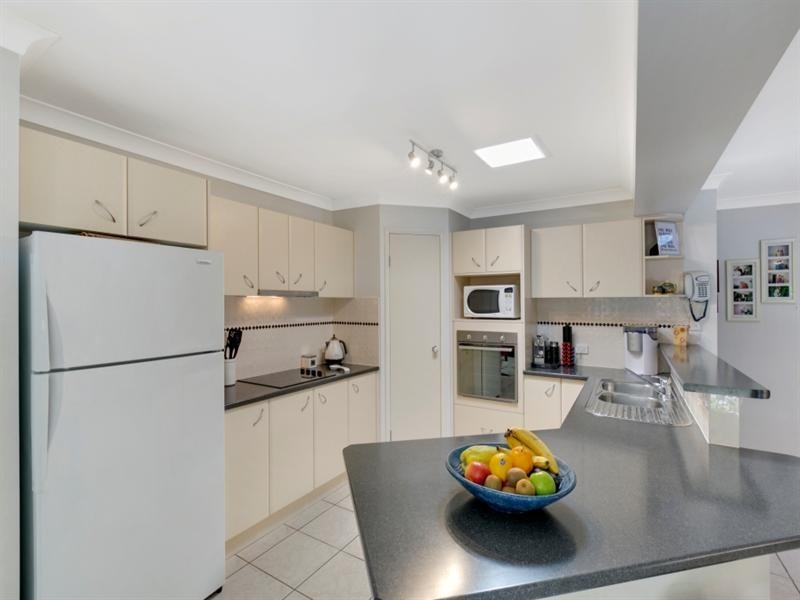 12 Ainsworth Street, Pacific Pines QLD 4211