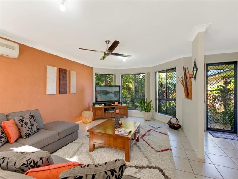 12 Ainsworth Street, Pacific Pines QLD 4211