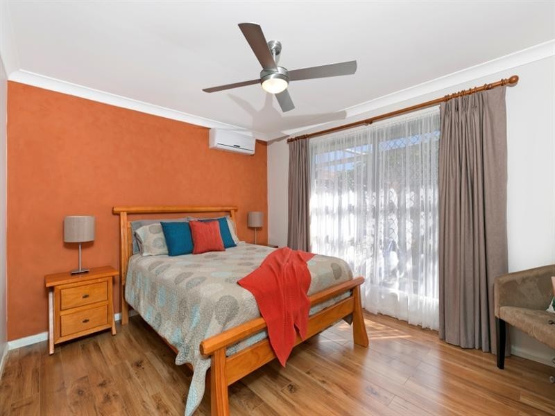 12 Ainsworth Street, Pacific Pines QLD 4211