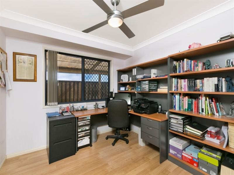 12 Ainsworth Street, Pacific Pines QLD 4211