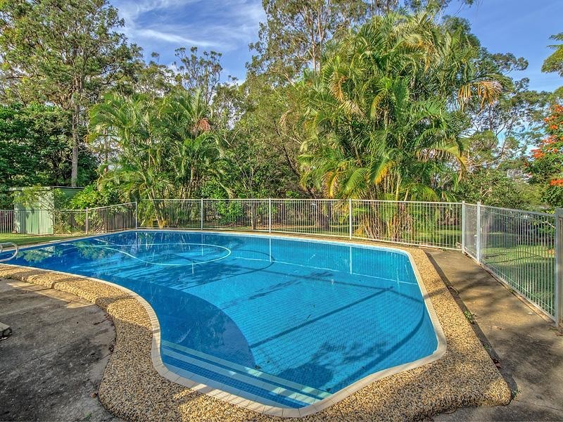 69 Hillview Parade, Ashmore QLD 4214