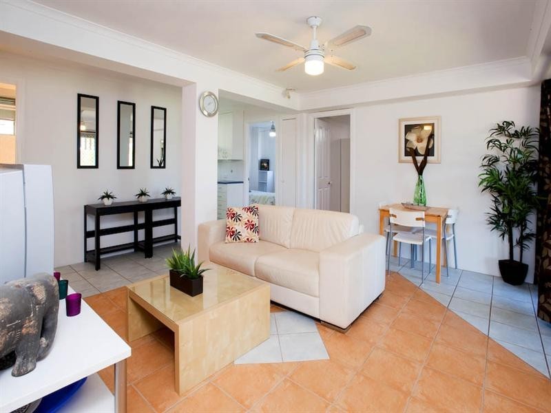 9 Beeka Street, Labrador QLD 4215