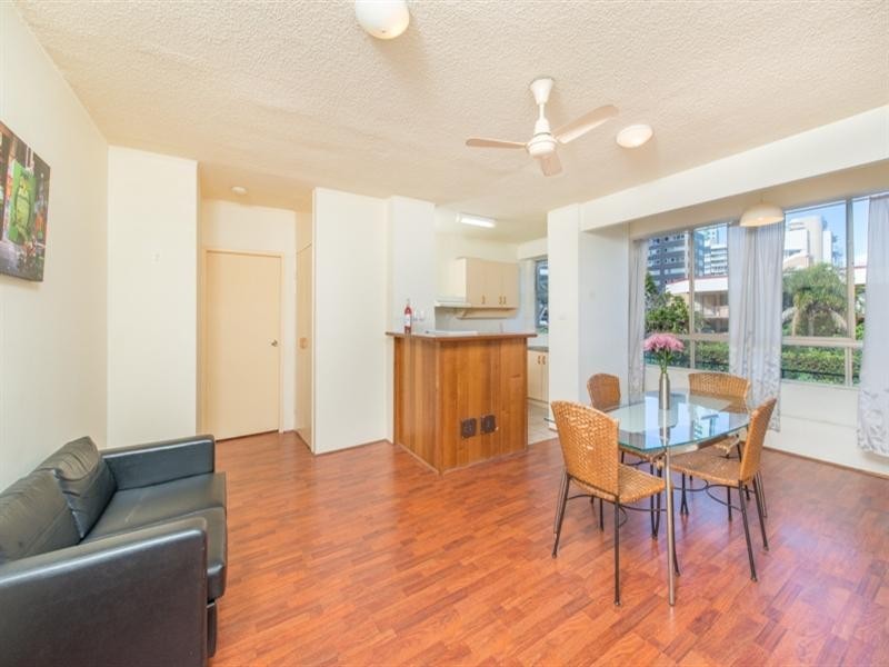 5/15 Pacific Street, Main Beach QLD 4217