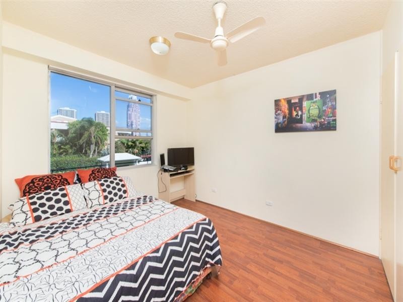 5/15 Pacific Street, Main Beach QLD 4217