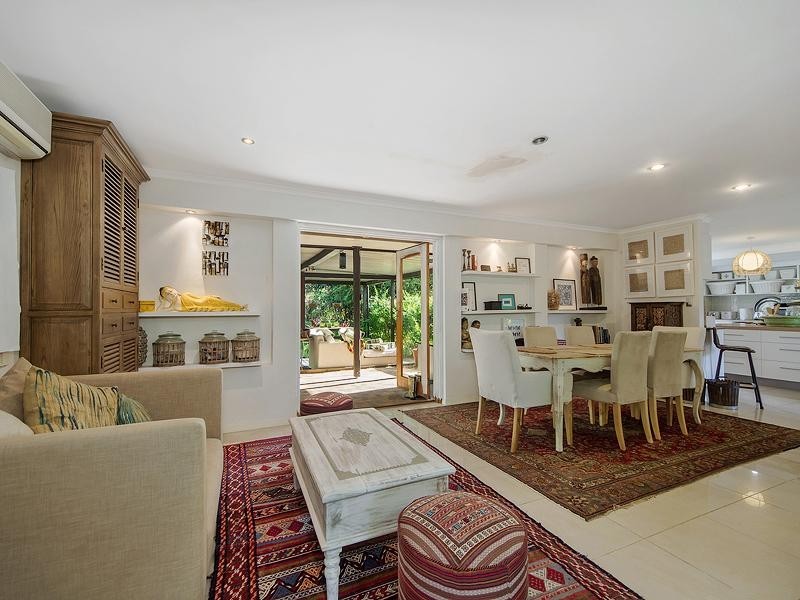 6 Akes Avenue, Southport QLD 4215