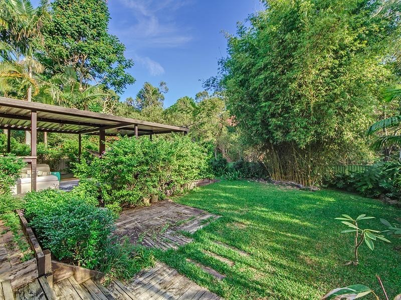 6 Akes Avenue, Southport QLD 4215