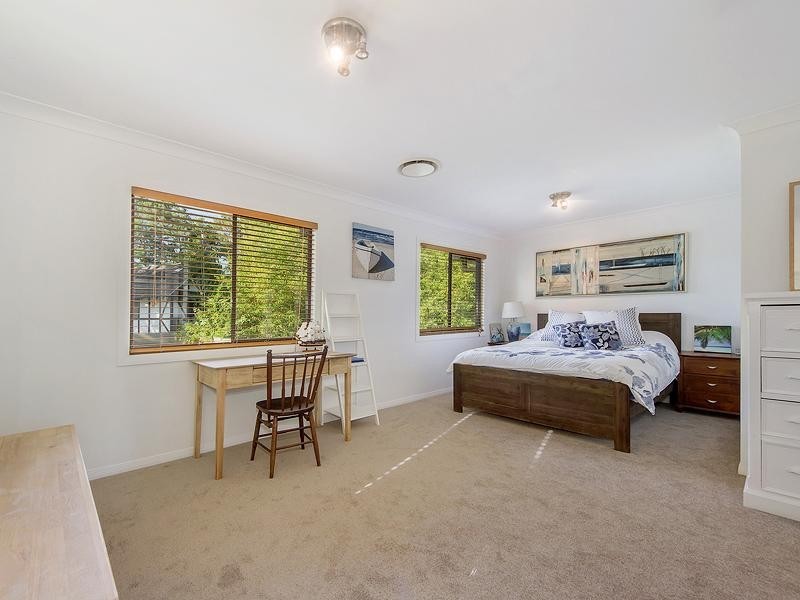 6 Akes Avenue, Southport QLD 4215