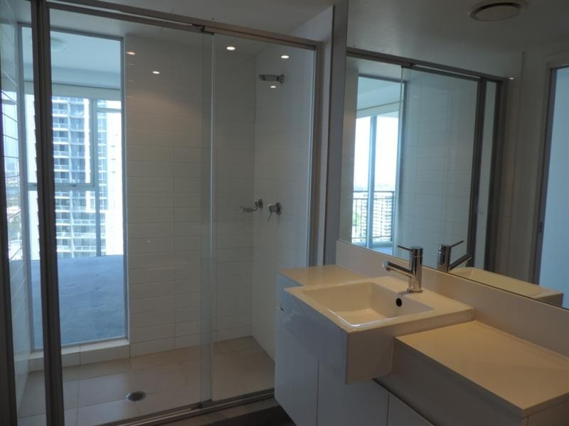 21403/5 Lawson Street, Southport QLD 4215