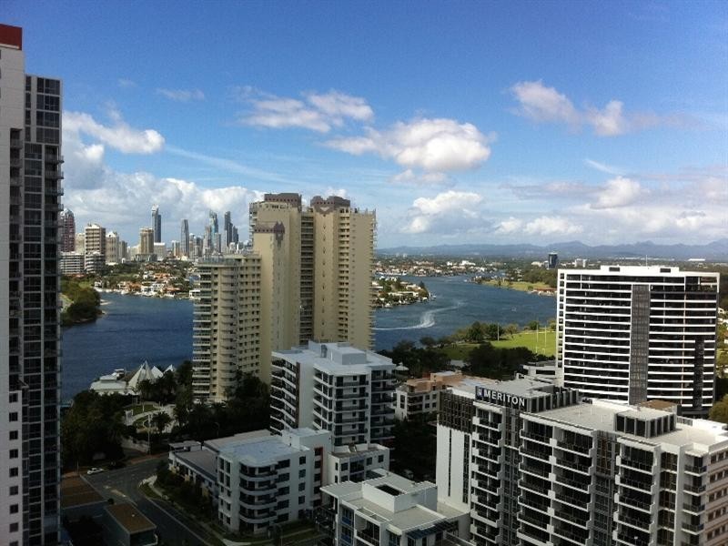 2402/1 Como Crescent, Southport QLD 4215