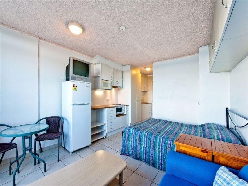 210/2 Barney Street, Southport QLD 4215