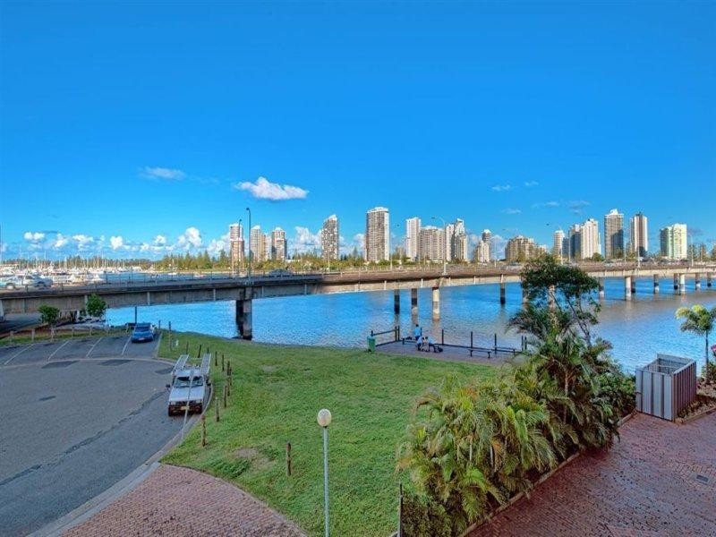 210/2 Barney Street, Southport QLD 4215
