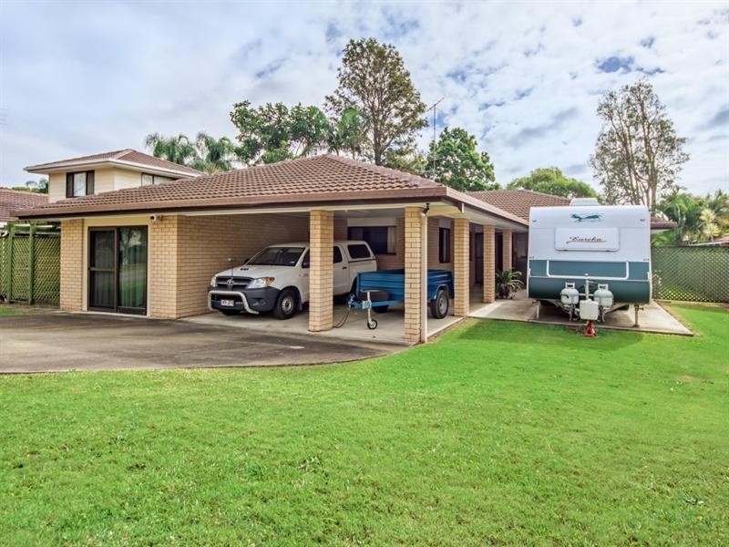 15 Dunkeith Avenue, Benowa Waters QLD 4217