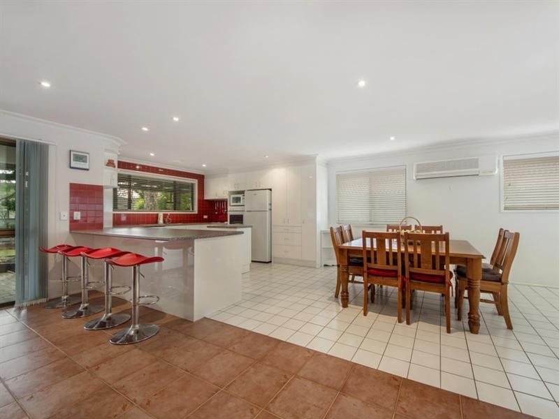 15 Dunkeith Avenue, Benowa Waters QLD 4217