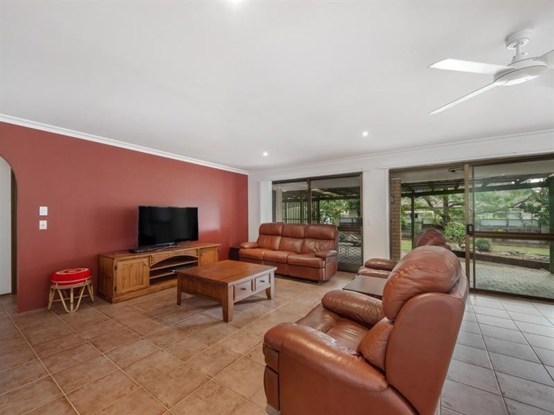 15 Dunkeith Avenue, Benowa Waters QLD 4217