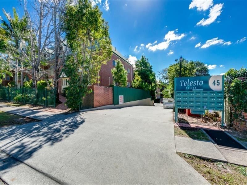 45 Pohlman Street, Southport QLD 4215