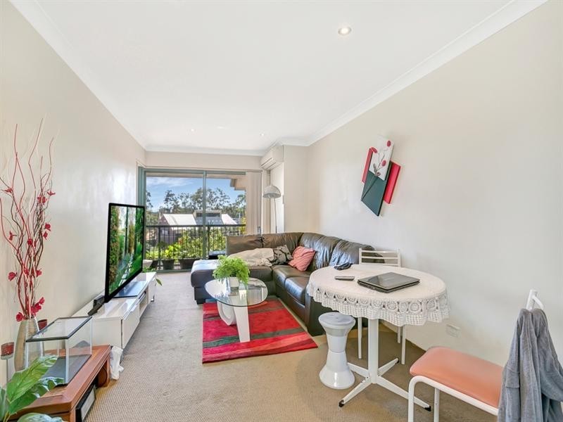 45 Pohlman Street, Southport QLD 4215