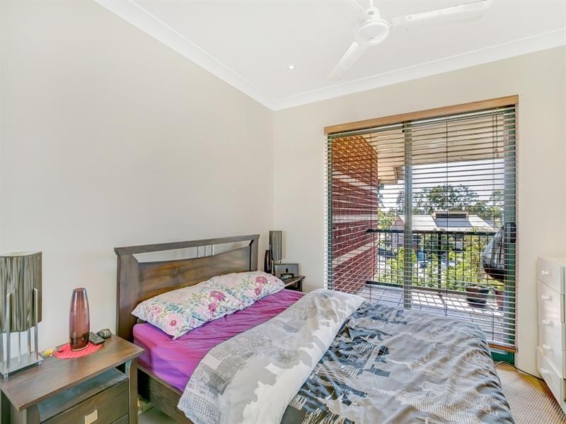 45 Pohlman Street, Southport QLD 4215