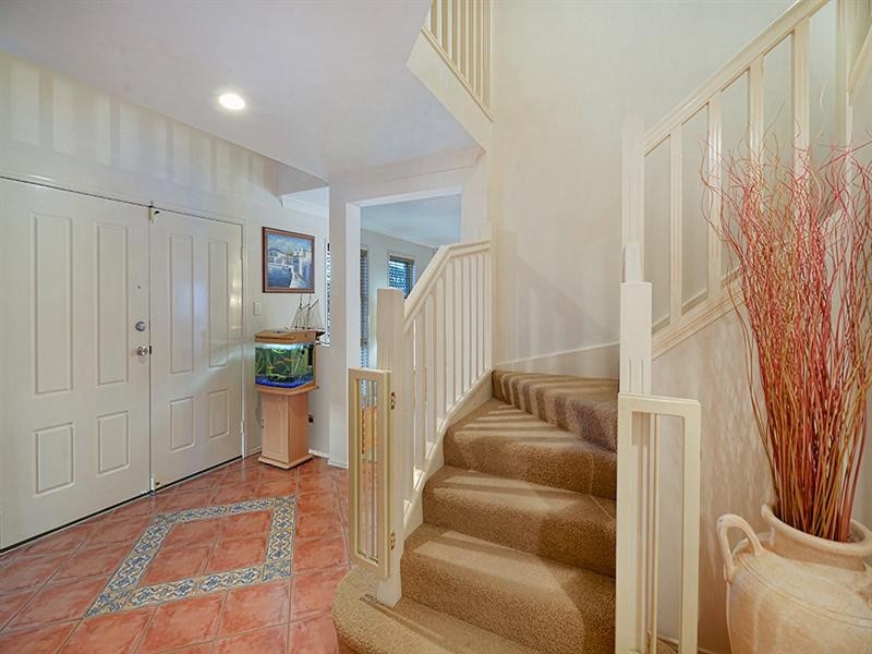 11 Redgum Place, Molendinar QLD 4214