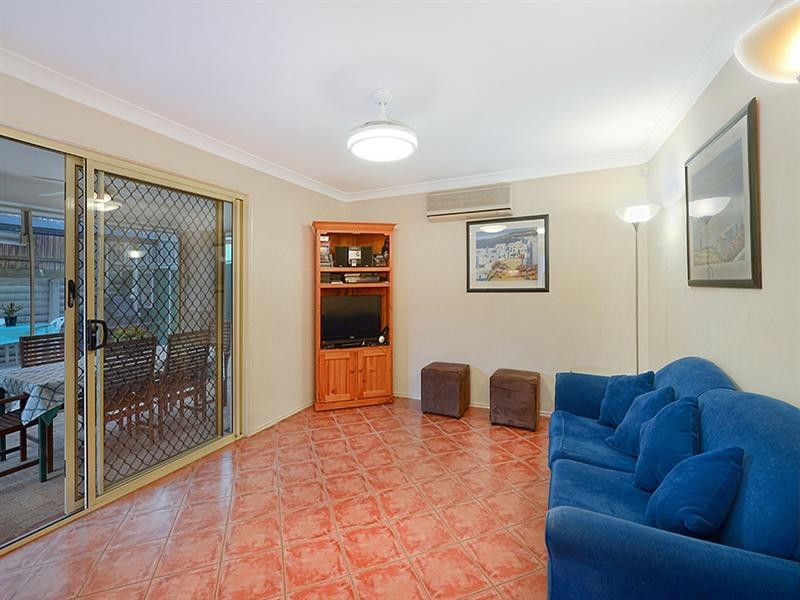 11 Redgum Place, Molendinar QLD 4214
