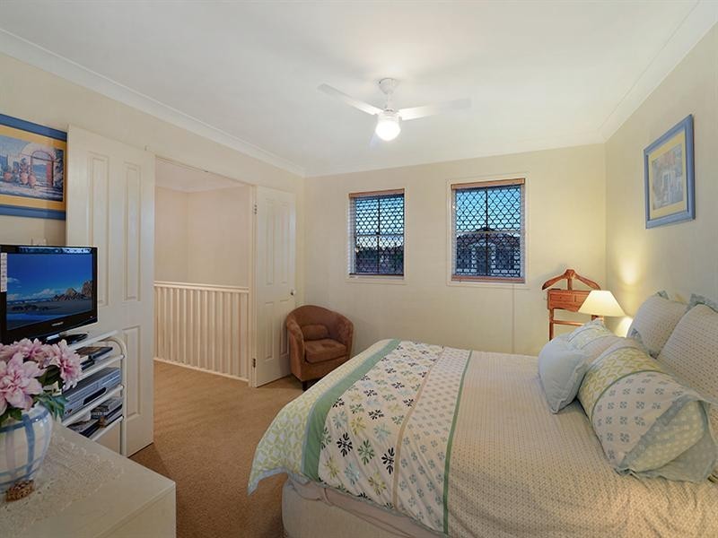 11 Redgum Place, Molendinar QLD 4214