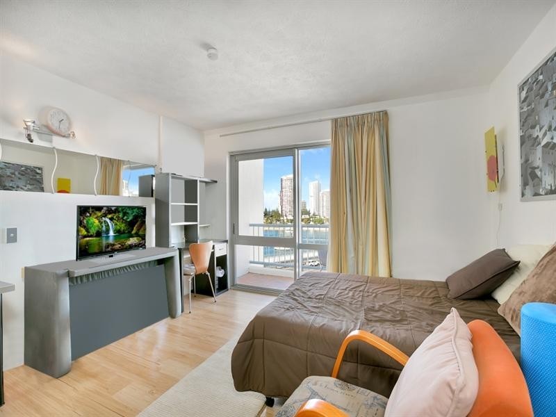 812/83 Brighton Parade, Southport QLD 4215