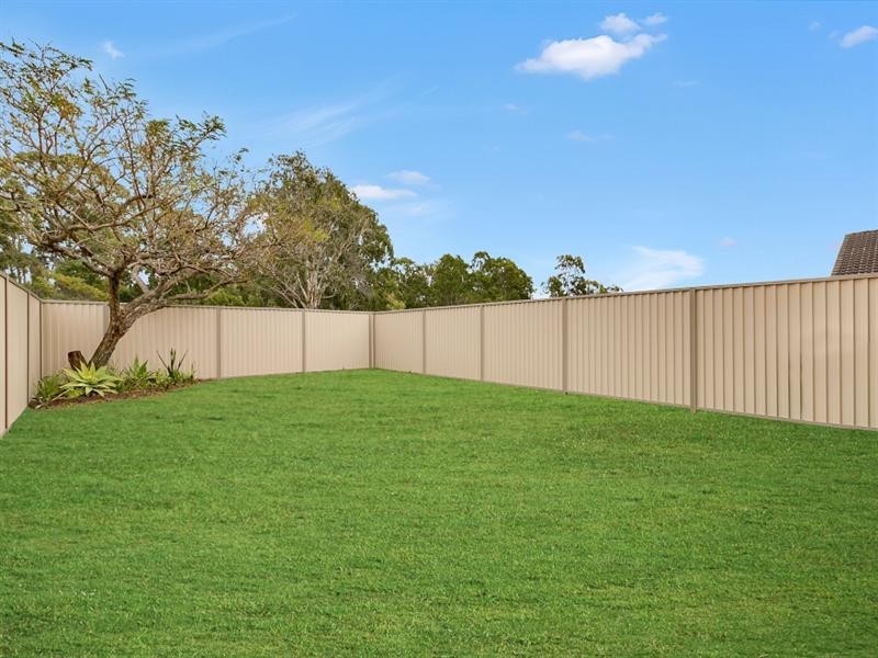 1/142 Kumbari Avenue, Labrador QLD 4215