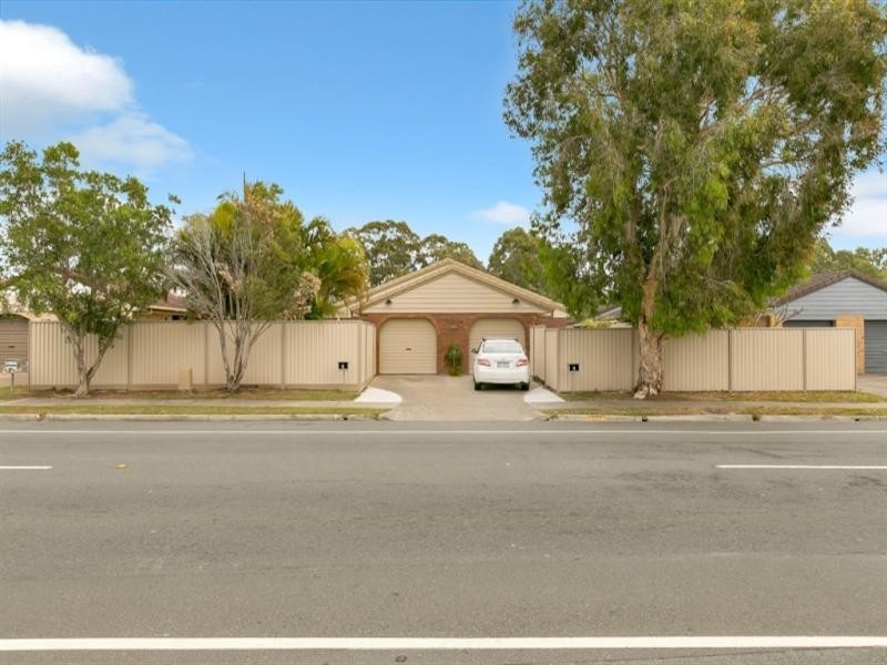 1/142 Kumbari Avenue, Labrador QLD 4215