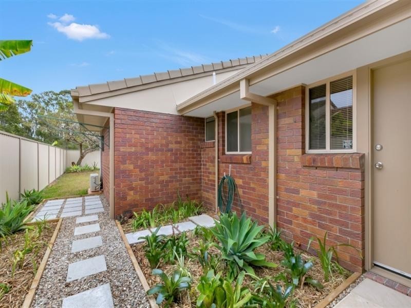 1/142 Kumbari Avenue, Labrador QLD 4215