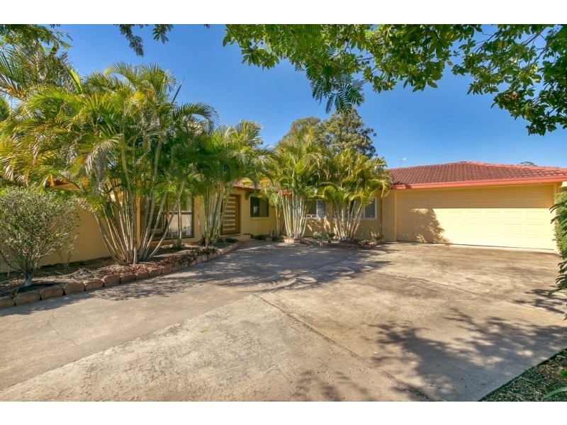 24 Wallaroo Way, Ashmore QLD 4214