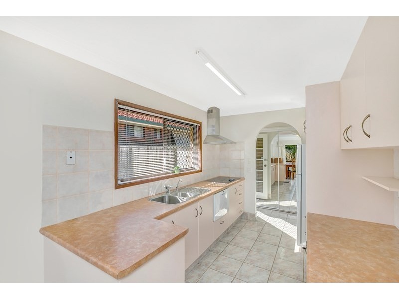 24 Wallaroo Way, Ashmore QLD 4214