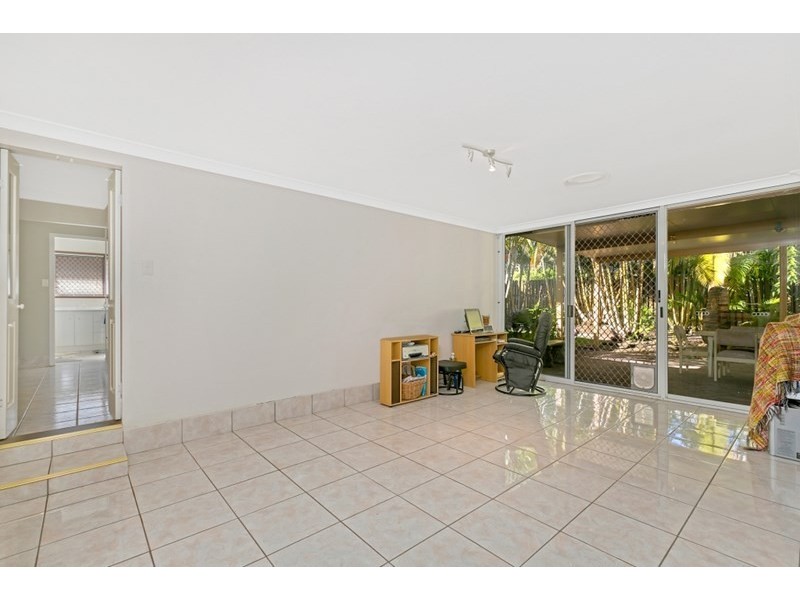24 Wallaroo Way, Ashmore QLD 4214