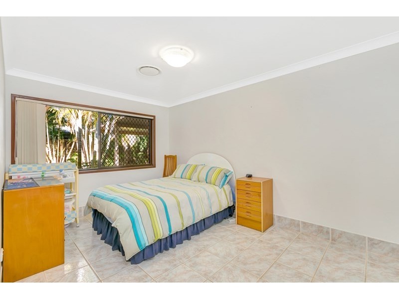 24 Wallaroo Way, Ashmore QLD 4214