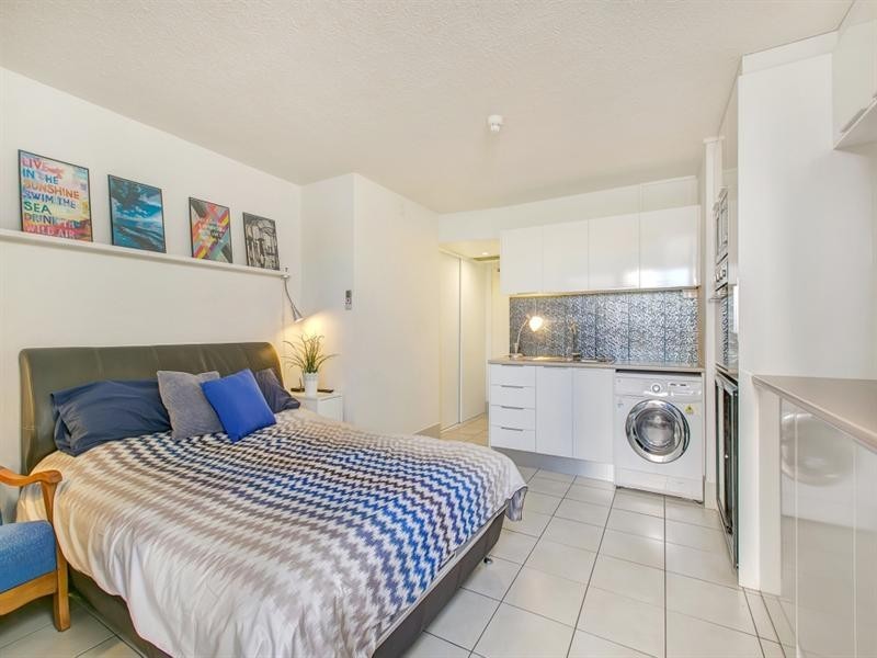 112/2 Barney Street, Southport QLD 4215