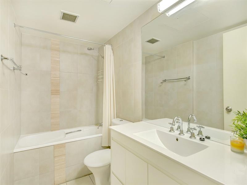 112/2 Barney Street, Southport QLD 4215