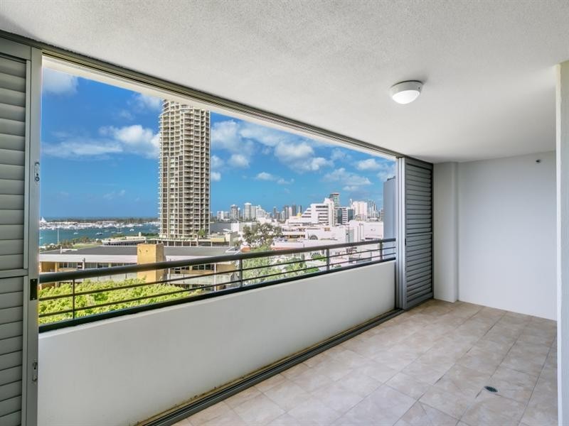 216/105 Scarborough Street, Southport QLD 4215