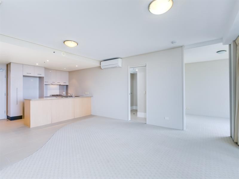 216/105 Scarborough Street, Southport QLD 4215