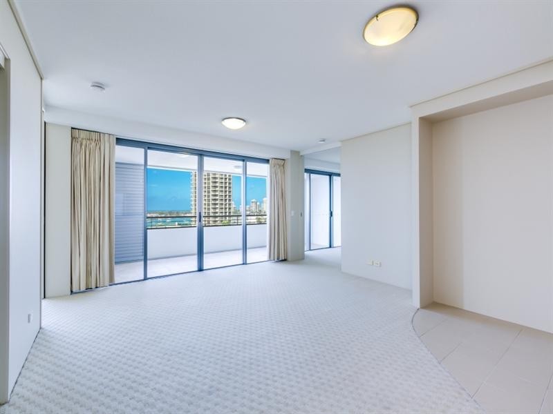 216/105 Scarborough Street, Southport QLD 4215