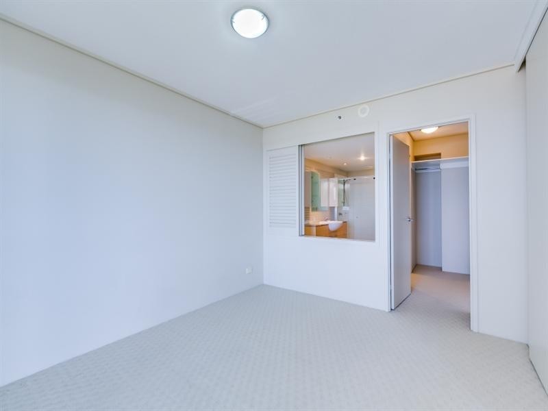 216/105 Scarborough Street, Southport QLD 4215