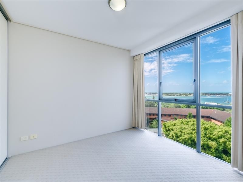 216/105 Scarborough Street, Southport QLD 4215