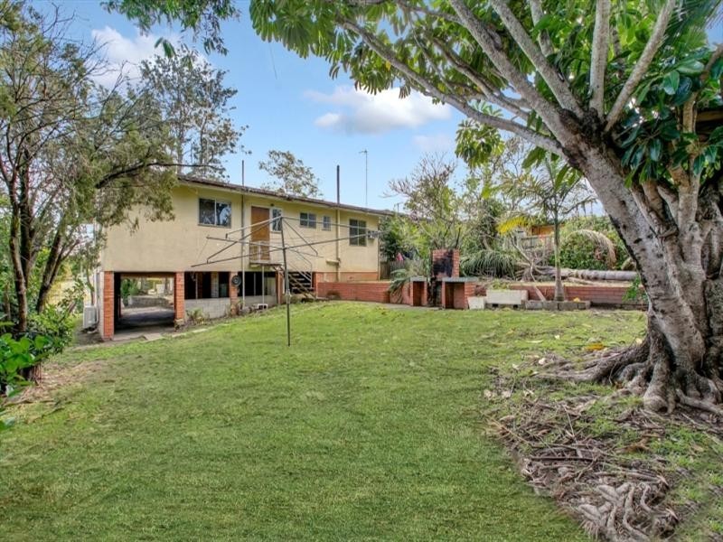 9 Ewan Street, Southport QLD 4215