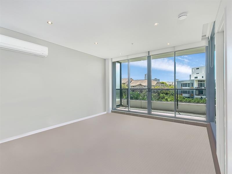 611/2 Aqua Street, Southport QLD 4215