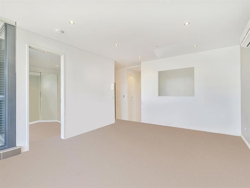 611/2 Aqua Street, Southport QLD 4215