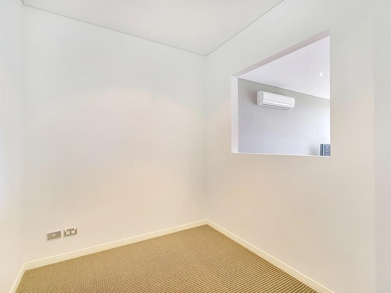 611/2 Aqua Street, Southport QLD 4215