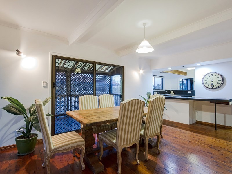 23 Wistaria Avenue, Southport QLD 4215