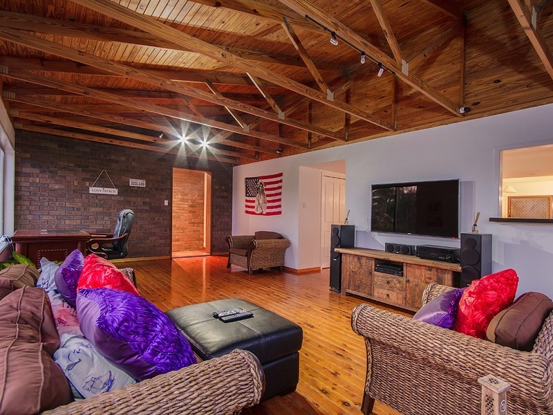 23 Wistaria Avenue, Southport QLD 4215