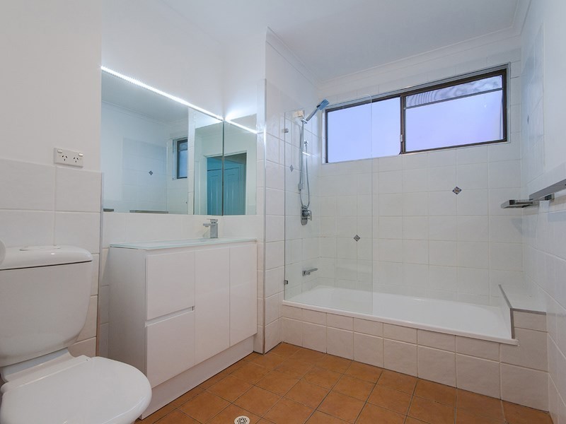 23 Wistaria Avenue, Southport QLD 4215