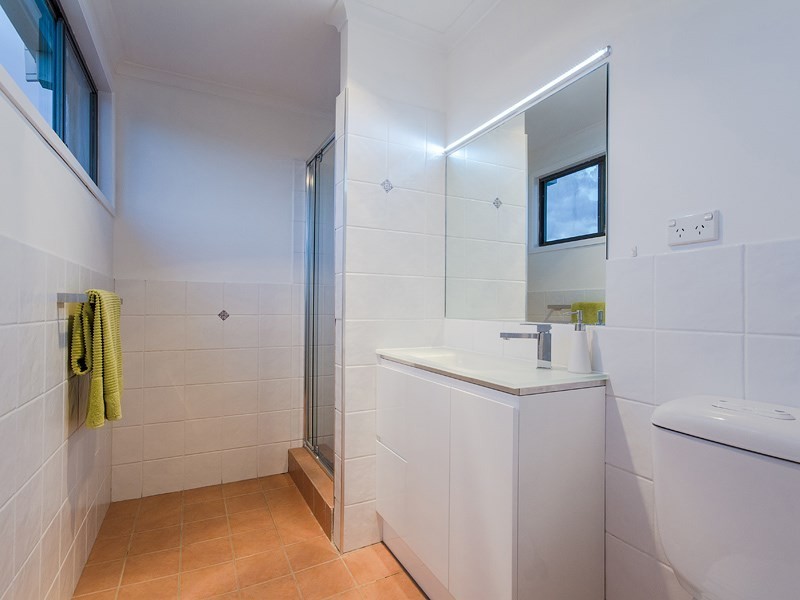 23 Wistaria Avenue, Southport QLD 4215