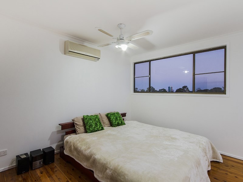 23 Wistaria Avenue, Southport QLD 4215